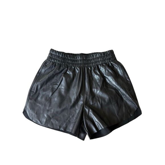 NEW Abercrombie & Fitch Vegan Leather Dolphin Hem Shorts Size XS Black Pull On - Picture 2 of 11